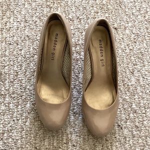 MADDEN GIRL Women 7 nude pumps